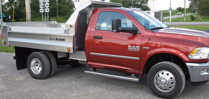 2025 Scott Tafco Equipment Aluminum Magnum Dump 2-3 Yard Capacity - Image 1