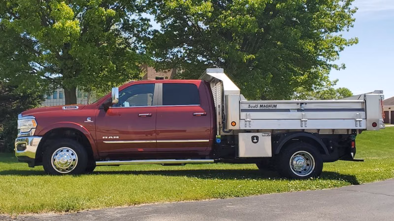 2025 Scott Tafco Equipment Aluminum Magnum Contractor 2-5 Yard Capacity - Image 1