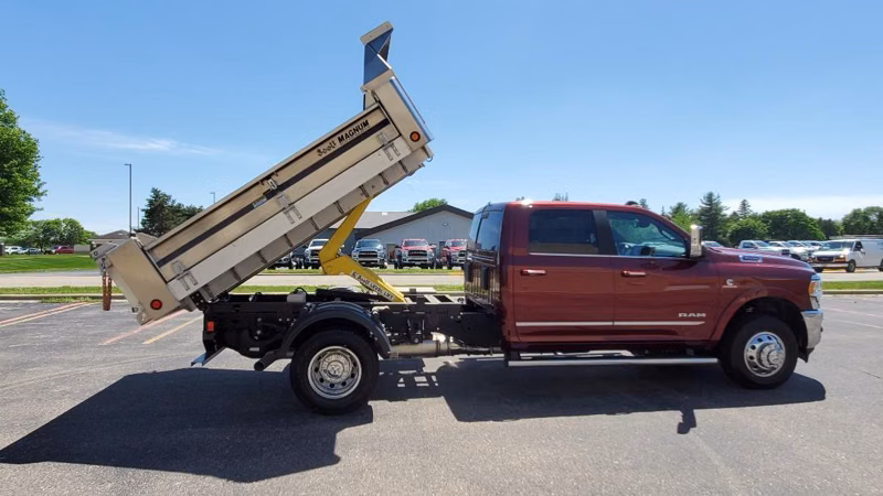 2025 Scott Tafco Equipment Aluminum Magnum Contractor 2-5 Yard Capacity - Image 2