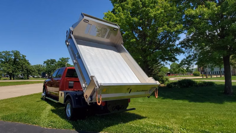 2025 Scott Tafco Equipment Aluminum Magnum Contractor 2-5 Yard Capacity - Image 3
